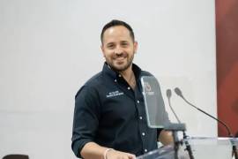 Jacobo Rodríguez González, alcalde de Piedras Negras, durante la presentación del programa “Vive libre, vive sin drogas” en Saltillo.