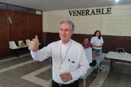 El obispo de Torreón, Luis Martín Barraza Beltrán, llamó a la ciudadanía a participar en las elecciones de este domingo, al considerar que abstenerse de votar significa dejar en manos de otros el rumbo político y social del país.
