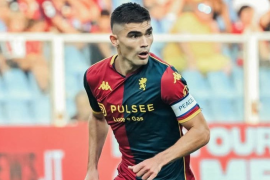 Johan Vásquez disputó los 90 minutos como capitán del Genoa en la derrota 1-0 ante la Juventus.