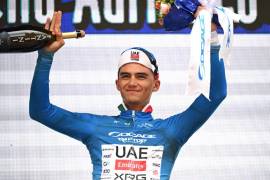 Del Toro superó a Giulio Pellizzari en los últimos metros para quedarse con el segundo puesto de la etapa.