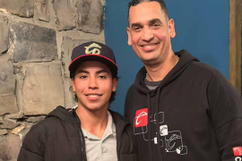 El pitcher monclovense alcanza rectas de hasta 89 millas por hora.