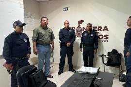 El alcalde Roberto Piña Amaya y autoridades locales inauguran la formación de 30 cadetes en la Academia de Policía de Frontera, Coahuila.