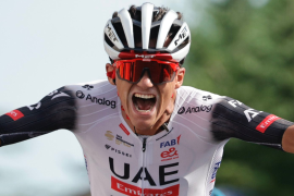 El ciclista mexicano Isaac del Toro ganó el GP Industria &amp; Artigianato de Italia, consiguiendo su décima victoria de la temporada y convirtiéndose en el primer latinoamericano en conquistar esta carrera.