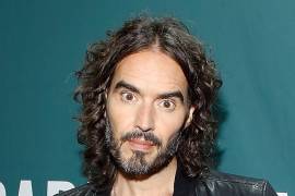 Demandan al actor Russell Brand por abuso en Reino Unido