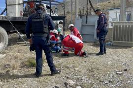 El trabajador fue llevado a las instalaciones de la Clínica Dos del IMSS.