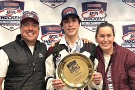 El joven defensa recibió la oportunidad de competir con el equipo Sub-18 de USA Hockey durante la temporada anterior.