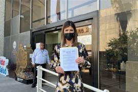 Ante el aumento en los casos de sarampión en Nuevo León, la diputada panista Claudia Caballero propuso este miércoles el uso obligatorio de cubrebocas en espacios cerrados y planteles educativos.