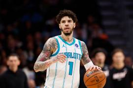 LaMelo Ball llega después de una temporada en la que promedió 20.1 puntos y 7.1 asistencias por partido.