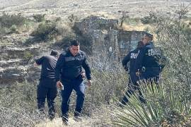 Personal de la Policía Municipal y agentes del agrupamiento K9 arribaron rápidamente al lugar donde se encontró el cuerpo del hombre.