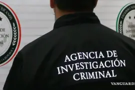 Elementos ministeriales realizaron un cateo en la colonia Ácoros, donde aseguraron una réplica de arma de fuego y otros indicios.