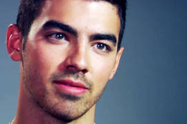 Joe Jonas solo conecta con su música