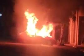 Autoridades atendieron reportes de detonaciones, un auto incendiado y el robo de un vehículo en Culiacán.