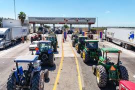 Desde primeras horas de la mañana, los manifestantes arribaron con tractores y se instalaron en los puntos de acceso, cumpliendo con la movilización acordada para exigir atención a sus demandas.