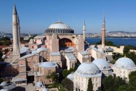 Que Santa Sofía sea nuevamente mezquita ha provocado tensiones entre Grecia y Turquía