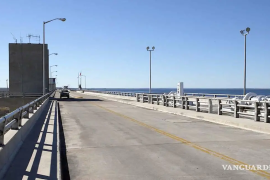 Solo vehículos de carga pueden cruzar actualmente por el puente de la Presa de la Amistad.