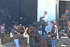 Los 21 exempleados acudieron al lugar acompañados por personal de la Secretaría del Trabajo.