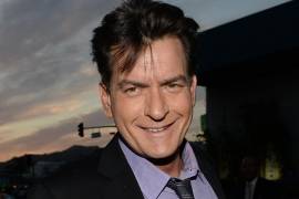 Charlie Sheen ha resuelto su demanda contra The National Enquirer sobre las acusaciones de violación