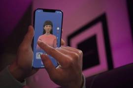 Los delincuentes emplean perfiles falsos en redes sociales, apps de citas y videojuegos en línea.