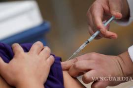 Aplican segunda dosis a profesores y personal administrativo en Sabinas como parte de la jornada de vacunacion COVID-19, la dosis aplicada fue moderna.