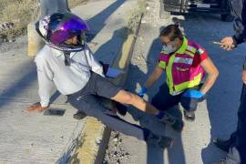Federico de Jesús Gordillo, de 25 años, recibió atención de paramédicos tras resultar lesionado en el accidente.
