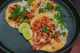 El taco no es solo un platillo en México: es un símbolo cultural que atraviesa clases sociales, regiones y generaciones.