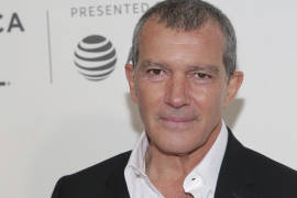 Recién cumplidos los 60 años, Antonio Banderas anuncia que tiene coronavirus