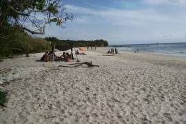 Empresa intenta privatizar la última playa pública de Punta de Mita, denuncian lugareños