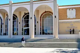 La Universidad Autónoma de Coahuila alcanzó un reconocimiento histórico al lograr la validación de 24 programas de posgrado por su calidad académica.