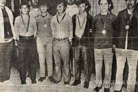 El equipo de voleibol de la Secundaria Federico Berrueto Ramón ganó medalla de plata hace ya 50 años.
