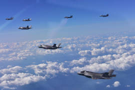 Bombarderos estadounidenses vuelan cerca de las costas de Corea del Norte