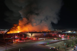 El combate incluyó ataques aéreos desde el carro escalera, con apoyo de drones que identificaron áreas críticas.
