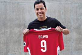 Omar Bravo continuará su carrera en Estados Unidos