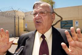 Acusan a Arpaio de inventar cargo contra hijo de senador