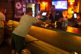 Recortan horarios a restaurantes-bar en la Región Sureste de Coahuila
