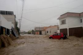 Lluvia afecta a vecinos de la colonia El Campanario, al norte de Saltillo (contiene audios)