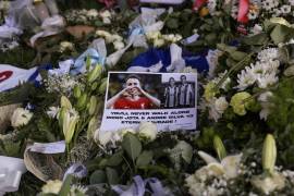 Dos testigos afirman que el vehículo circulaba con normalidad y señalan el mal estado del asfalto como posible causa.