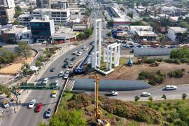 La obra será removida unos 54 metros para “enderezar” la avenida Gómez Morín y que la vialidad sea más fluida en el sector.