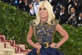 Michael Kors podría comprar Versace por más de 2 mmdd