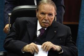 Presidente de Argelia decide no presentarse a la reelección tras protestas