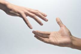 El proyecto contempla integrar bases de datos y crear un “semáforo emocional” para detectar patrones y activar protocolos de atención urgente.