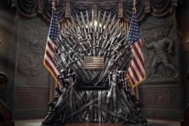 Captura de vídeo de la cuenta de la Casa Blanca en X @WhiteHouse que muestra al Despacho Oval convertido en el Trono de Hierro de la serie Juego de Tronos.