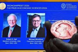 El texto de Woodford “Interest and Prices: Foundations of a Theory of Monetary Policy” salió a la luz en el año 2003 y el estudio de Hall data del año 1982.