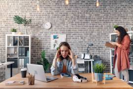 Dos de cada tres profesionales admiten tener serias dificultades para encontrar el tiempo y la energía necesarios para realizar sus tareas habituales debido a la sobrecarga digital en el trabajo.