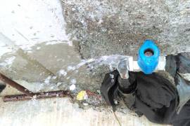 Los reportes ciudadanos han permitido que las cuadrillas atiendan las fugas en tuberías de agua.