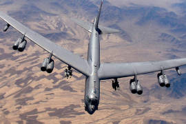 EU despliega bombarderos B-52 para combatir al EI