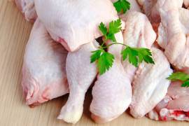 En un recorrido por diferentes carnicerías de la Zona Centro y supermercados de la misma zona, se registraron precios en las piezas de pollo, muslo y pierna de 56 por kilo.