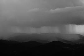 El SMN informó que el frente frío 24, en interacción con una vaguada polar y el río atmosférico, ocasionará bajas temperaturas, lluvias intensas, vientos fuertes y probabilidad de nieve o aguanieve en varias regiones del país