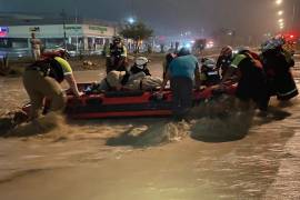 Rescatan a bebé recién nacido con lancha inflable en Nuevo León