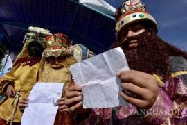 Por 35 pesos, los Reyes Magos pueden ‘visitar’ a niños saltillenses