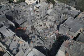 La agencia de noticias palestina aseguró que aviones del israelíes atacaron otros barrios situados en el norte y el oeste de Gaza, donde emplearon bombas de fósforo blanco, prohibidas internacionalmente